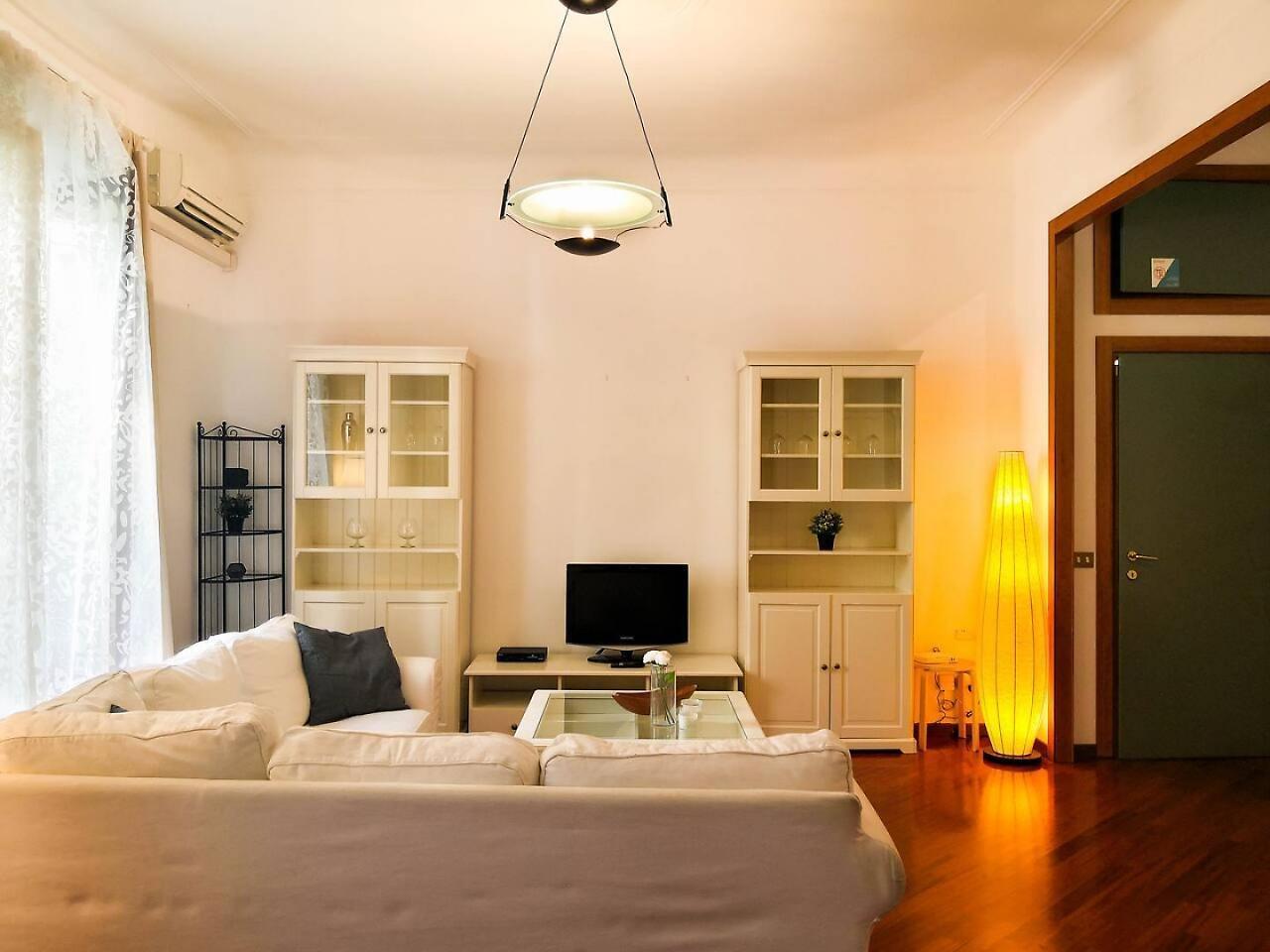 Joivy 1 Bedroom Apt Next To Piazza Leonardo Da Vinci Milano Exterior foto